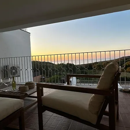 בית נופש Costa Rossa View Sunset